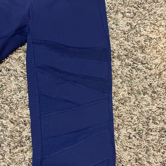 Lululemon leggings size 4 - Picture 7 of 9